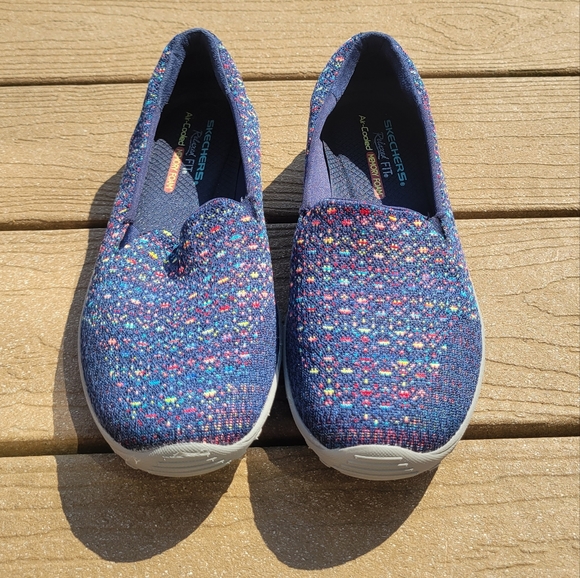 Sketchers Reggae Fest Wicker Rainbow Design Slip On Relaxed Fit Shoe Women's 8.5 - Picture 2 of 9